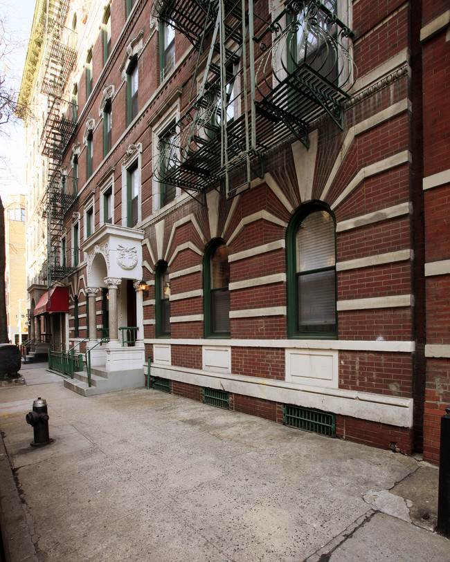 211 W Tenth St in New York, NY - Foto de edificio - Building Photo