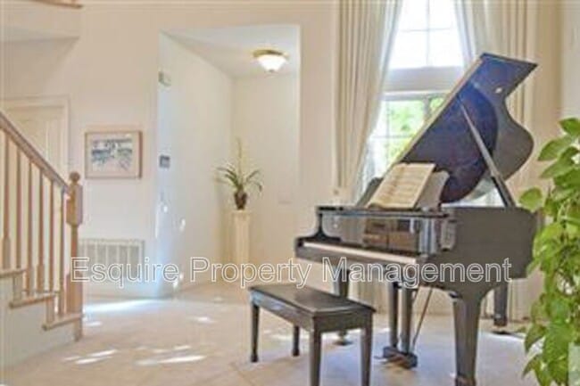 1735 Butterfly Ct in Thousand Oaks, CA - Building Photo - Building Photo