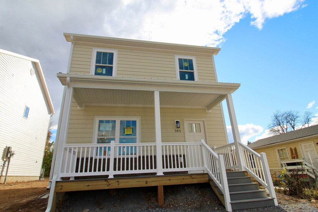 385 Effinger St in Harrisonburg, VA - Building Photo