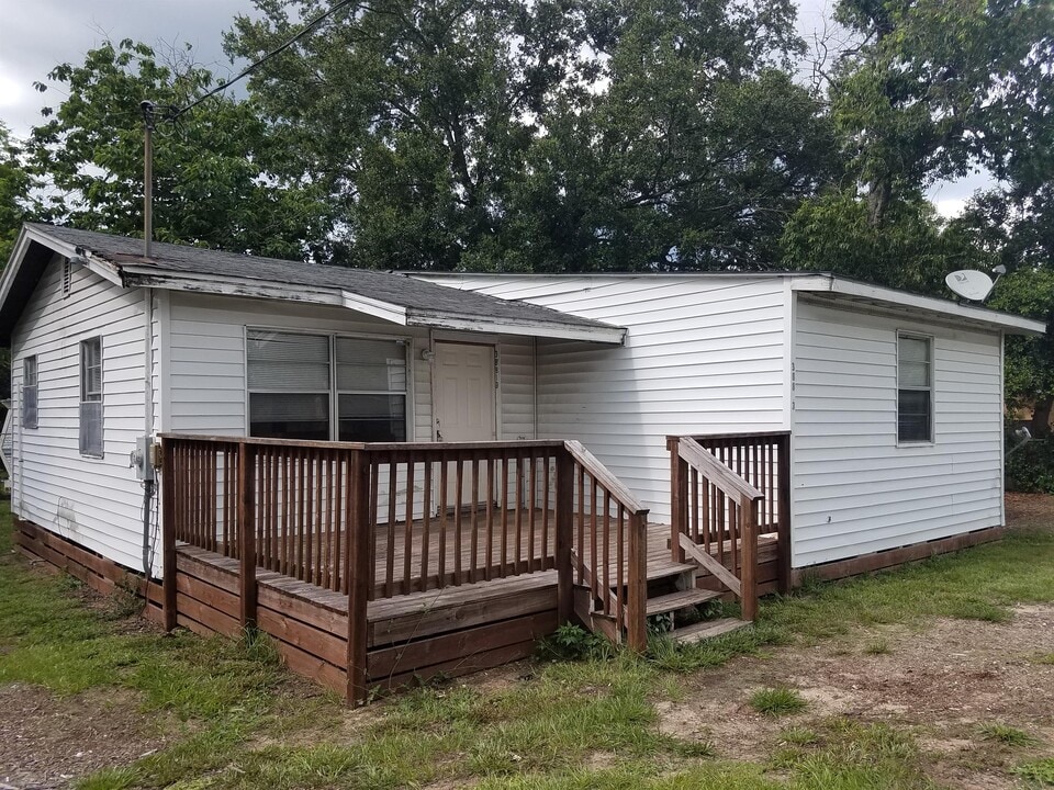 38803 Old Sparkman Rd in Dade City, FL - Building Photo