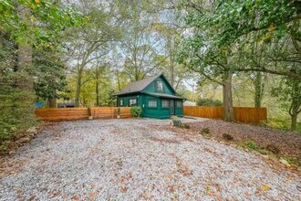 478 Clubhouse Dr in Pine Lake, GA - Building Photo - Building Photo