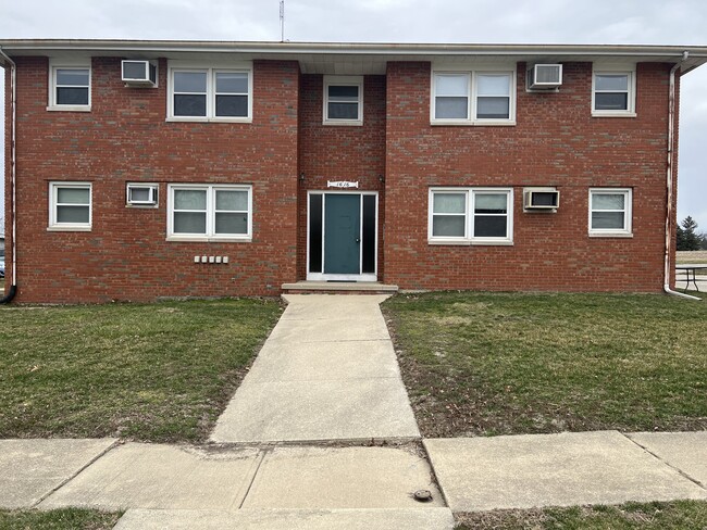 1616 Bryan St, Unit 1614 unit 2b in Normal, IL - Foto de edificio - Building Photo