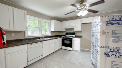 134 Phillips Ave in Browns Mills, NJ - Building Photo - Building Photo