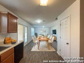6903 Cutting Creek in San Antonio, TX - Building Photo - Building Photo