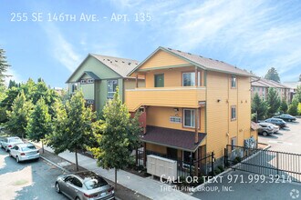 Ascot 146 Apartments in Portland, OR - Building Photo - Building Photo