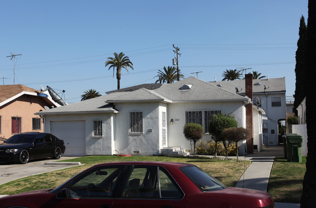 7126 Stafford Ave in Huntington Park, CA - Foto de edificio - Building Photo