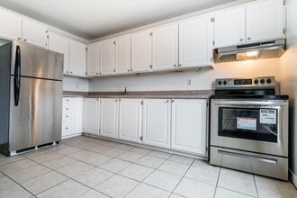 Willowood Townhomes in Toronto, ON - Building Photo - Building Photo
