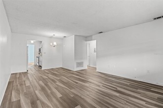 5257 81st Ln N in St. Petersburg, FL - Building Photo - Building Photo