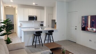 6827 Dutch Iris Dr, Unit A in Katy, TX - Building Photo