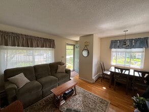 1 Walcott Valley Dr in Hopkinton, MA - Building Photo - Building Photo