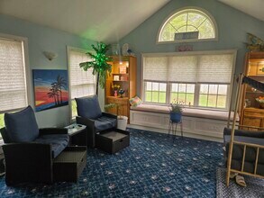 6874 Joanne Cir N in Niagara Falls, NY - Foto de edificio - Building Photo