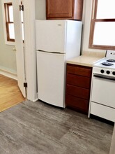 824 E Grand Ave, Unit #3 in Eau Claire, WI - Foto de edificio - Building Photo