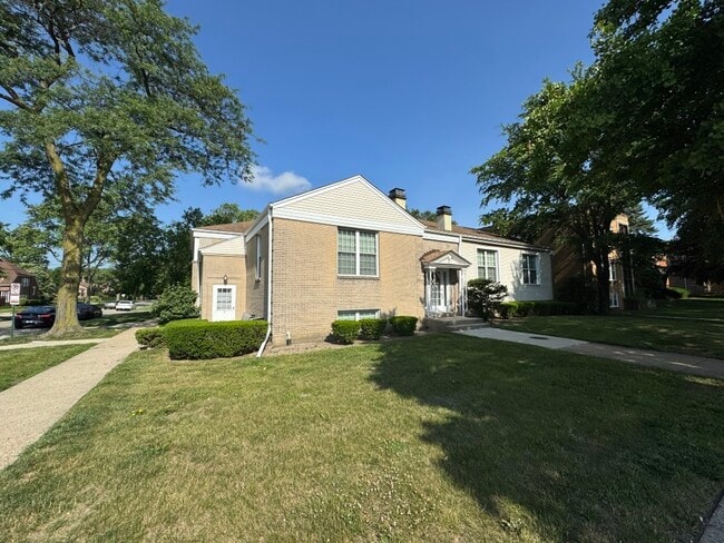 property at 2944 Harlem Ave
