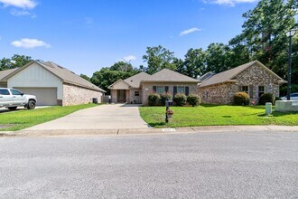 3928 Fielding Ct in Milton, FL - Building Photo - Building Photo