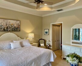 4532 Whispering Oaks Dr in North Port, FL - Foto de edificio - Building Photo