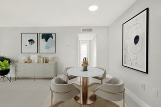 Manor Court Apartments in North Miami, FL - Foto de edificio - Building Photo