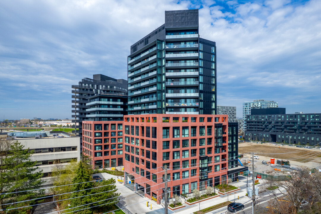 Express Condos in Toronto, ON - Building Photo