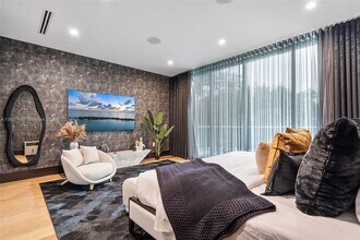 76 NW 44th St in Miami, FL - Building Photo - Building Photo