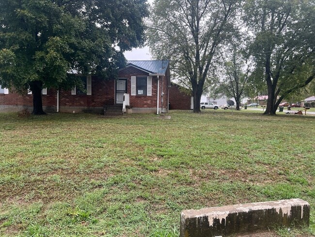 217 Greenleaf Cir in Gallatin, TN - Building Photo - Building Photo