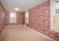 215 W John St photo'