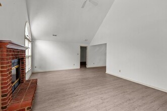 221 Forest Oaks Dr in New Bern, NC - Building Photo - Building Photo