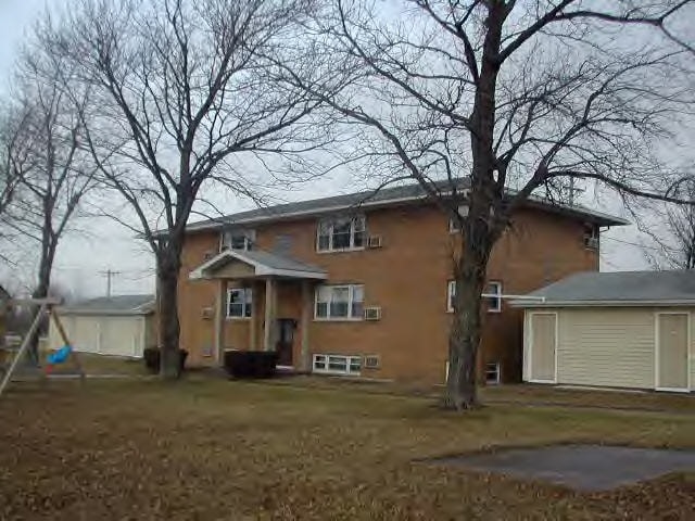 601-606 Sunset in Paxton, IL - Building Photo