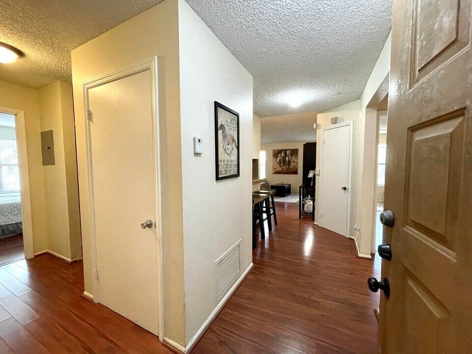 2301 N Congress Ave in Boynton Beach, FL - Building Photo