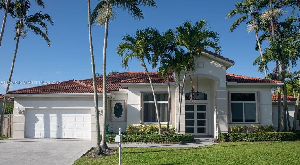 8464 SW 138th St in Palmetto Bay, FL - Building Photo