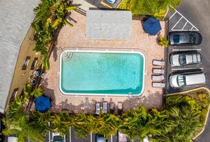The Apartments at Oak Creek in Clearwater, FL - Building Photo