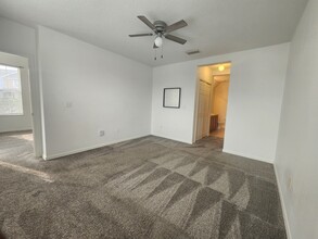 6401 Barksdale Way in Riverview, FL - Building Photo - Building Photo