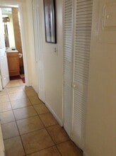 2238 Monroe St, Unit 204 in Hollywood, FL - Building Photo - Building Photo