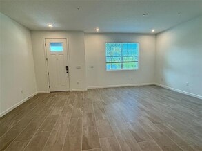 9952 Red Canoe Aly in Orlando, FL - Building Photo - Building Photo