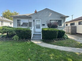 24924 Lexington Ave in Eastpointe, MI - Building Photo