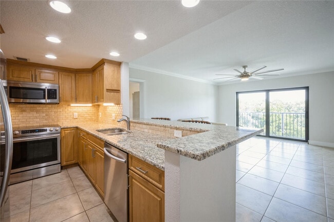 1000 River Reach Dr in Fort Lauderdale, FL - Building Photo - Building Photo