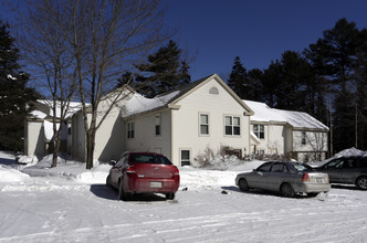 Quarry Ridge Apartments in Freeport, ME - Building Photo - Building Photo