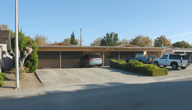 2225 Royal Dr in Santa Clara, CA - Building Photo - Building Photo