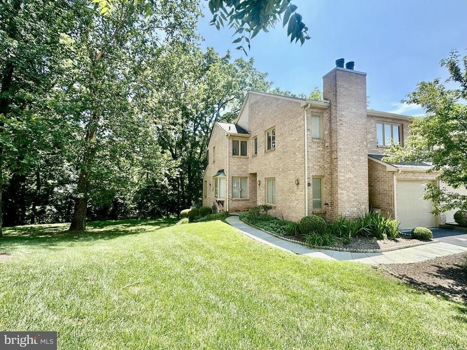 55 Treaty Dr in Chesterbrook, PA - Building Photo