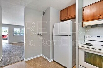 3811 Carpenter Dr in Louisville, KY - Foto de edificio - Building Photo
