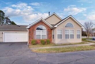 115 Hautz Way in Yorktown, VA - Building Photo - Building Photo