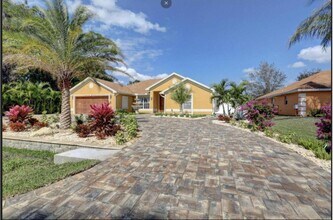 2529 SW Grotto Cir in Port St. Lucie, FL - Building Photo - Building Photo