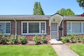 1007 NE Tillamook St in Portland, OR - Foto de edificio - Building Photo