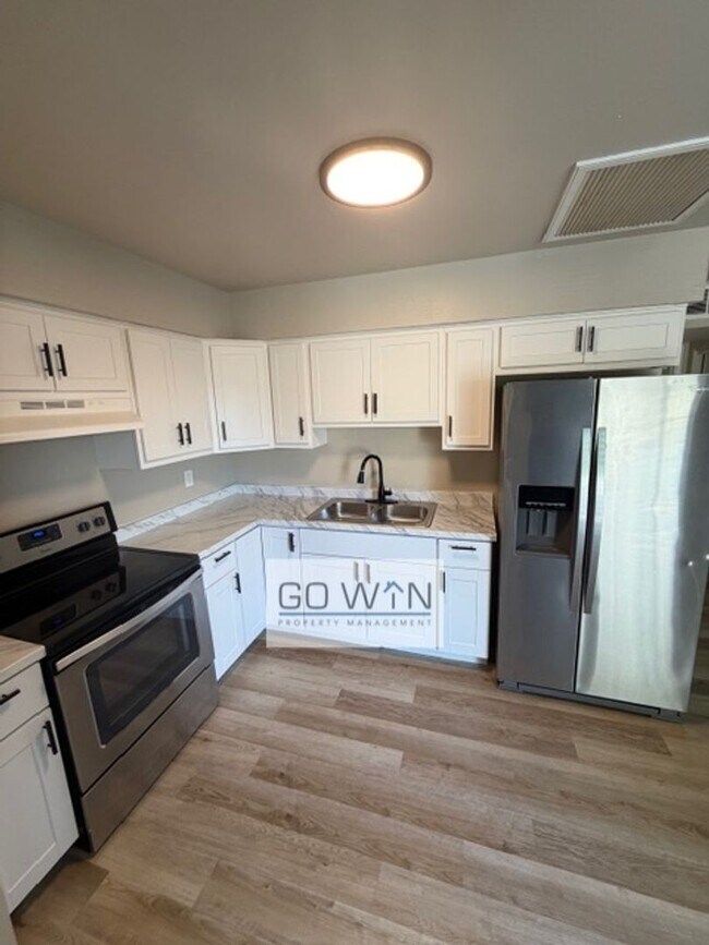 2904 E Roeser Rd in Phoenix, AZ - Building Photo - Building Photo