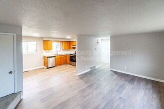 11904 E 10th Ave in Spokane Valley, WA - Building Photo - Building Photo