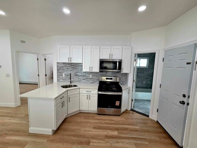 129 W 27th St in Bayonne, NJ - Building Photo - Building Photo