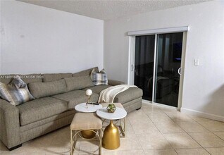 21 SW 113th Ave in Miami, FL - Building Photo - Building Photo