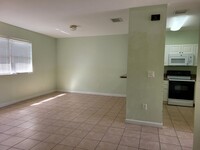 3365 NE 14th Dr, Unit 201 in Homestead, FL - Foto de edificio - Building Photo