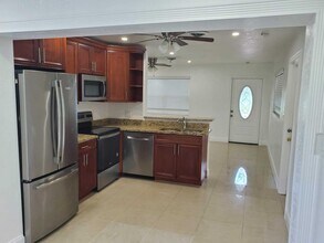 516 NW 8th Ct in Boynton Beach, FL - Building Photo - Building Photo