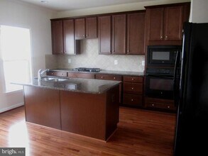 41836 Diabase Square in Aldie, VA - Building Photo - Building Photo