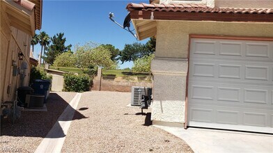 4801 Fiesta Lakes St in Las Vegas, NV - Building Photo - Building Photo