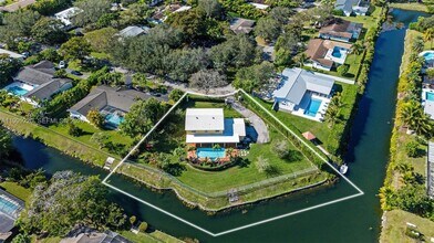 11401 SW 72nd Pl in Miami, FL - Building Photo - Building Photo